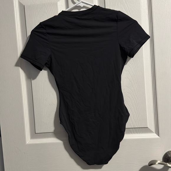 SKIMS FITS EVERYBODY T-SHIRT BODYSUIT - Picture 8 of 11